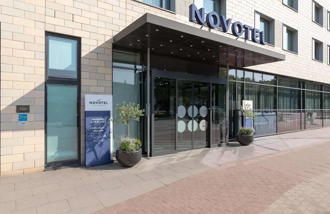Novotel Hamburg City Alster-1